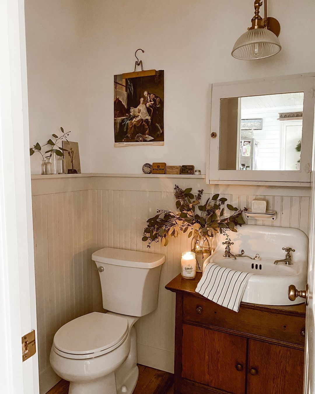 Enhance Your Bathroom with Charming
Rustic Decor Ideas