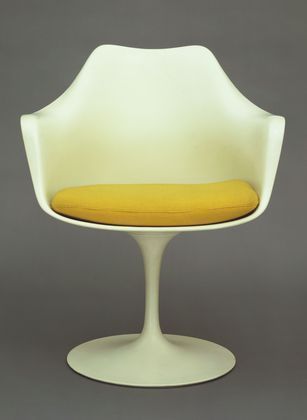 Uncovering the Design History of Tulip
Chairs