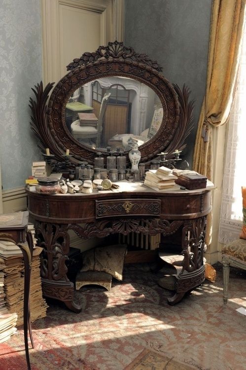 Transform Your Space with Gorgeous Vanity
Furniture