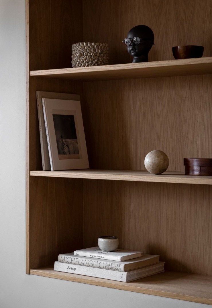 Timeless Elegance: The Beauty of an Oak
Book Case