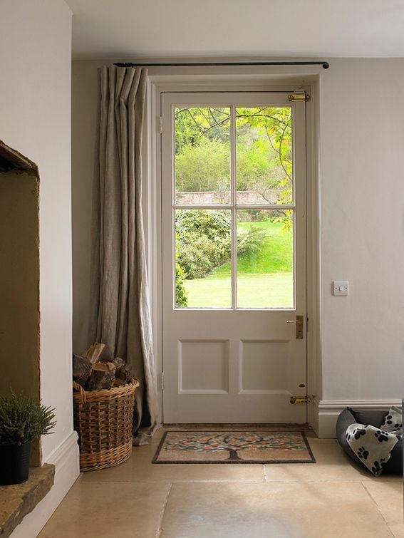 Tips for Choosing the Right Sliding Door
Curtains