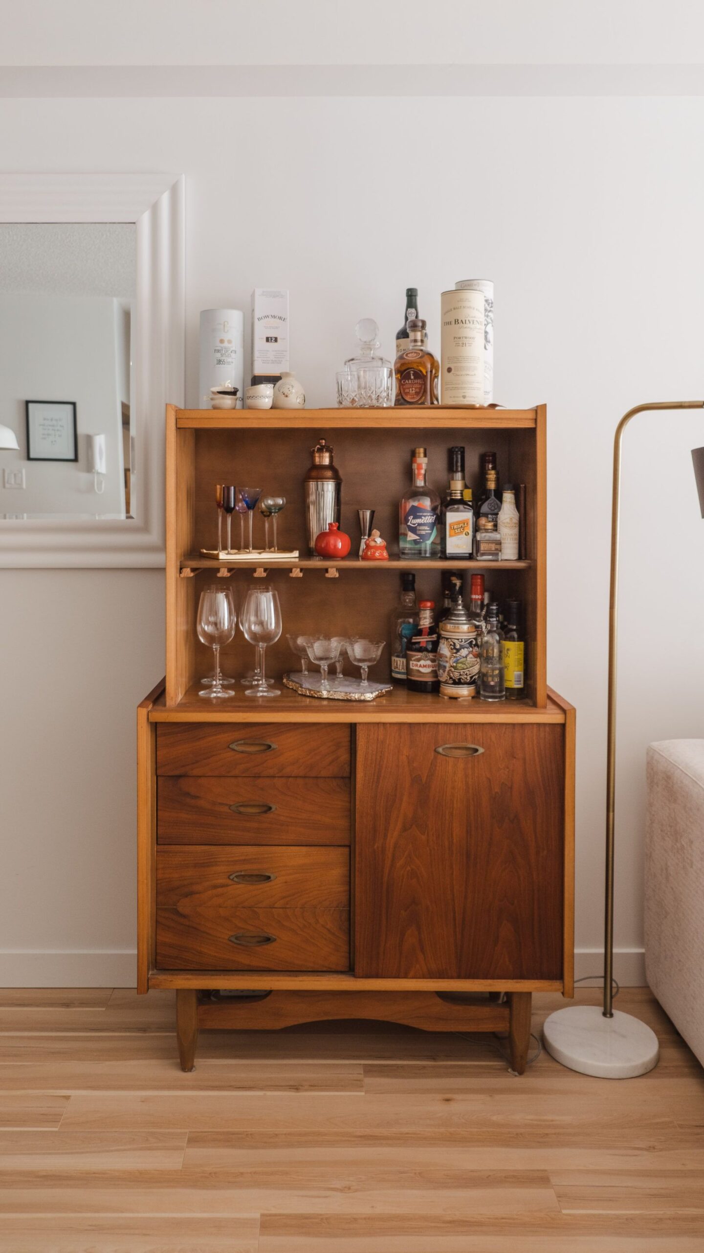 Transform Your Space: How to Create the
Ultimate Home Bar