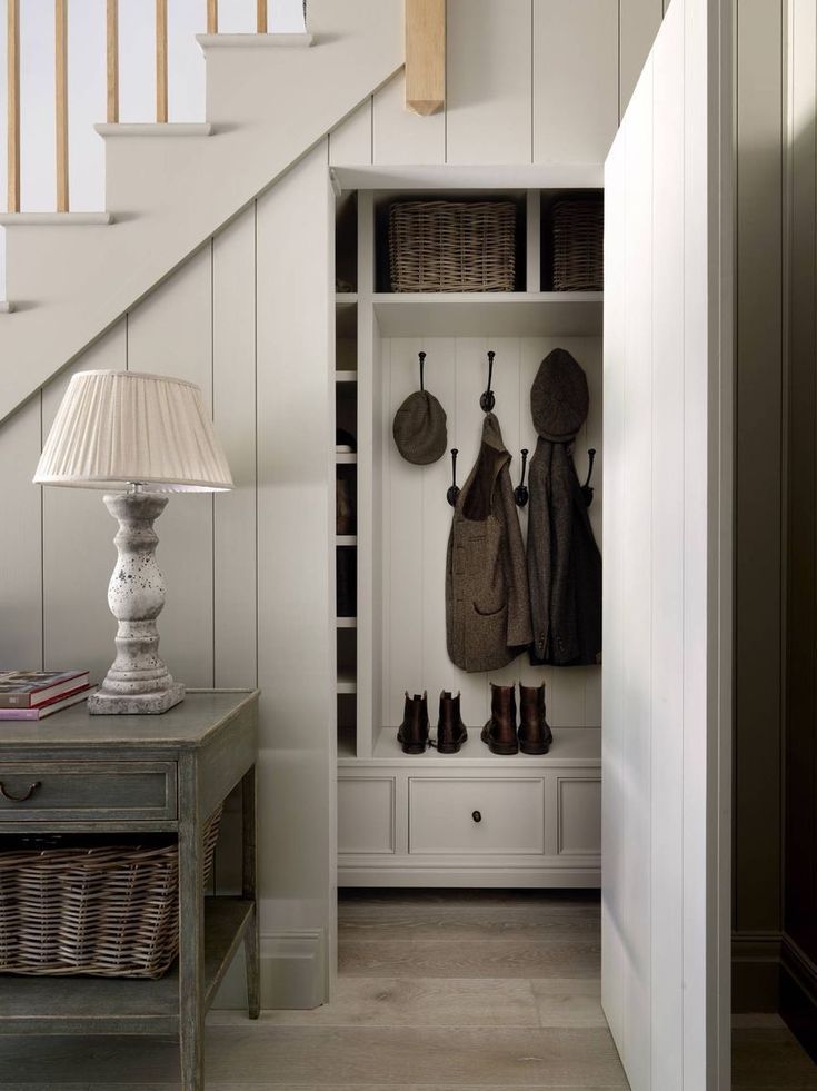 The Benefits of Using a Closet Storage
Organizer in Your Home