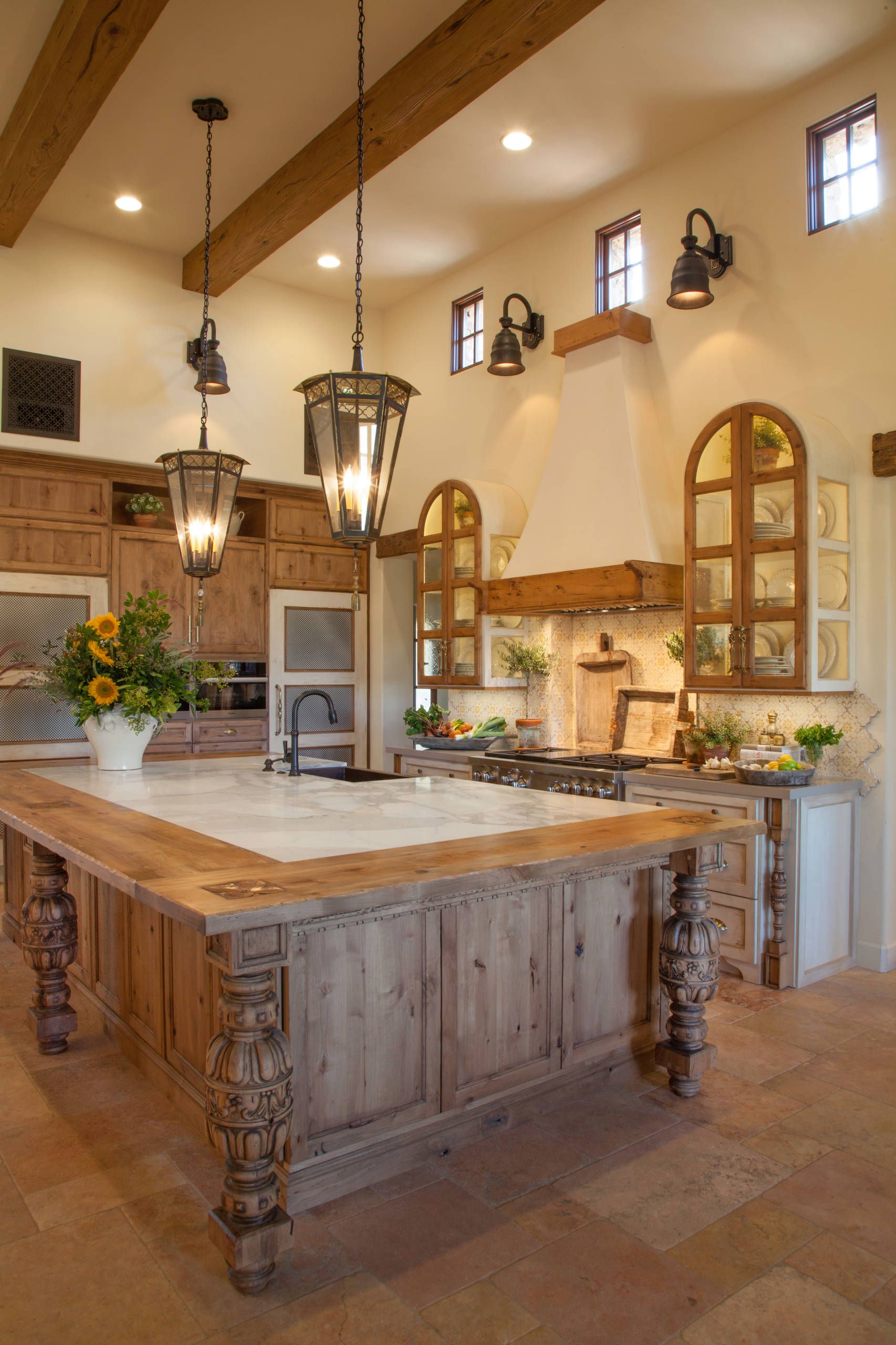 Explore the Rustic Elegance of Tuscan
Style Kitchen Design