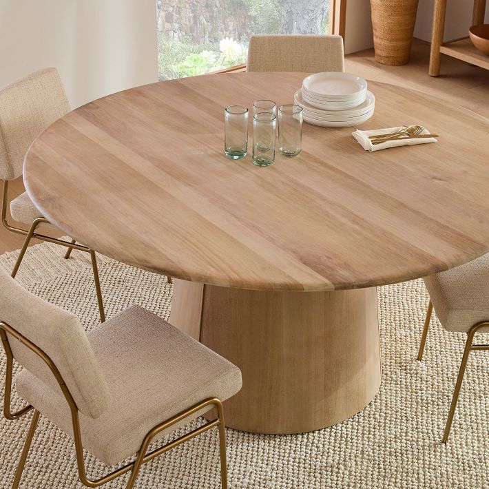 Choosing the Perfect Round Dining Room
Table for Your Space