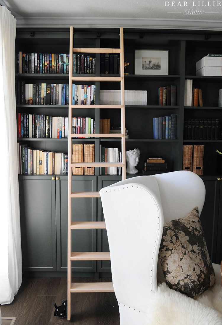 Choosing the Perfect Black Bookshelf with
Doors for Your Décor