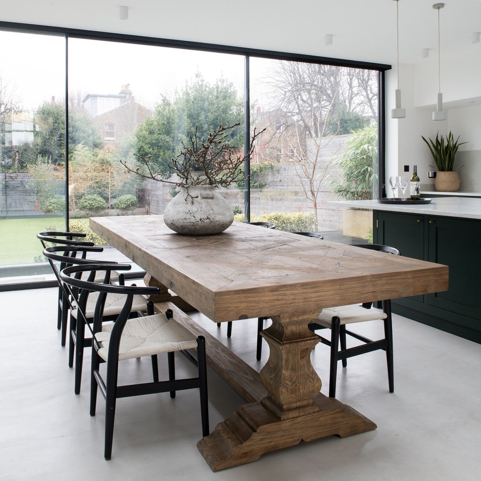 The Ultimate Guide to Choosing a Large
Dining Room Table and Chairs