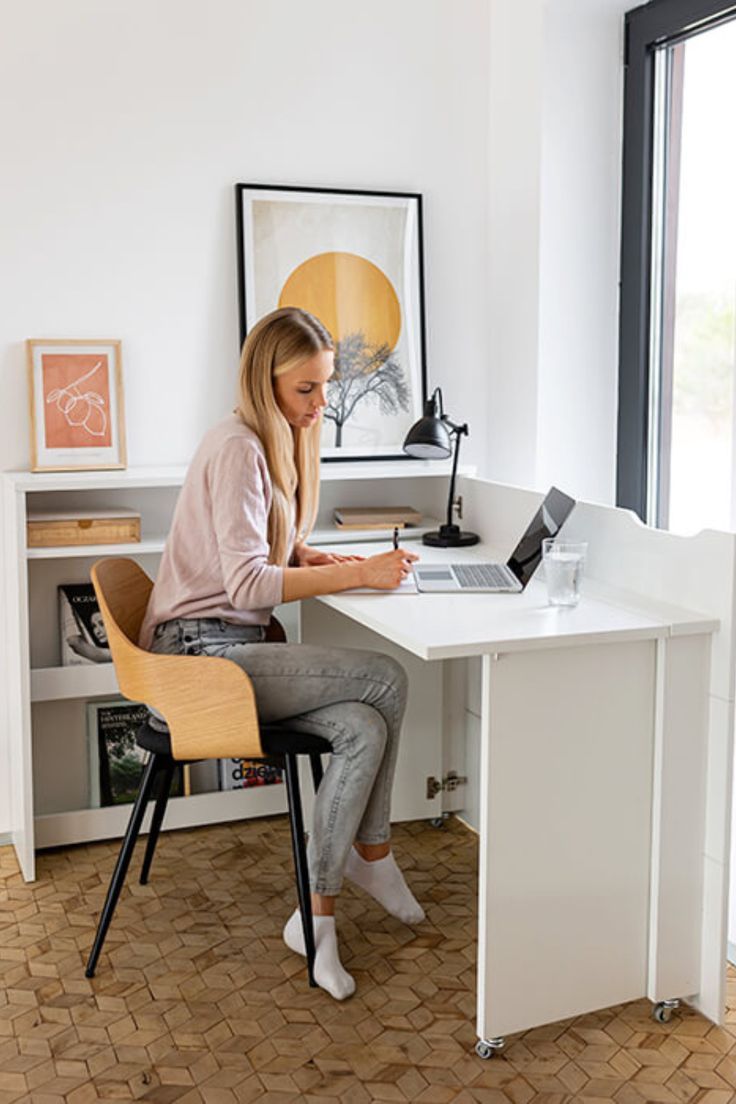 Choosing the Perfect Small Computer Desk
for Your Home Office