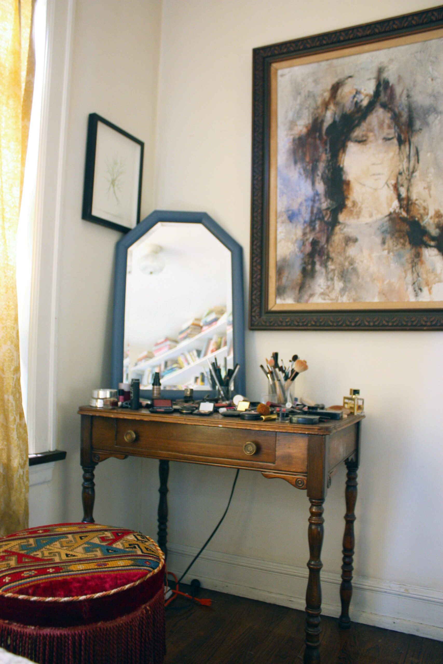 How to Create a Stylish and Functional
Bedroom Vanity