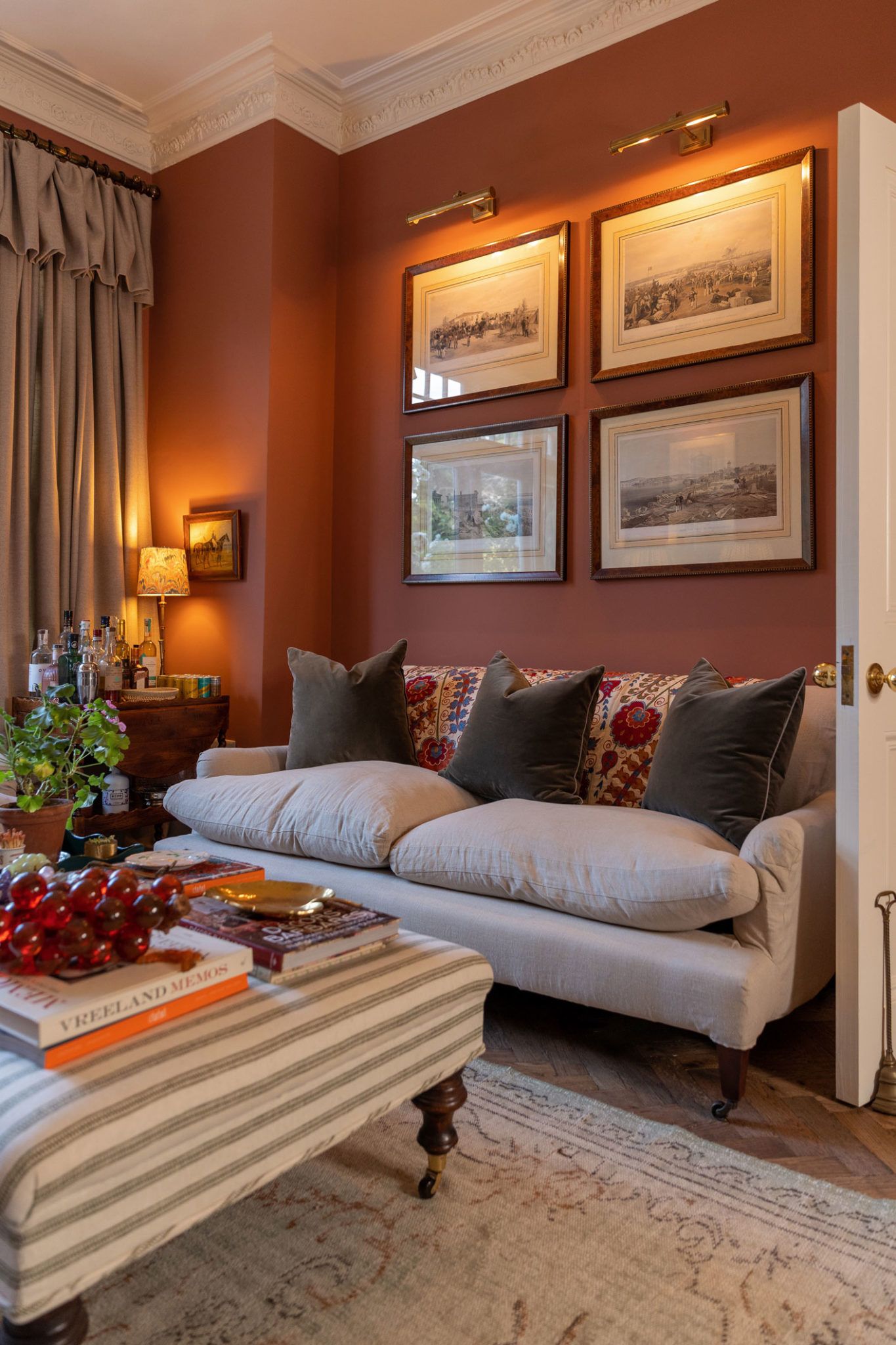 The Impact of Color: Choosing the Perfect
Hues for Your Living Room