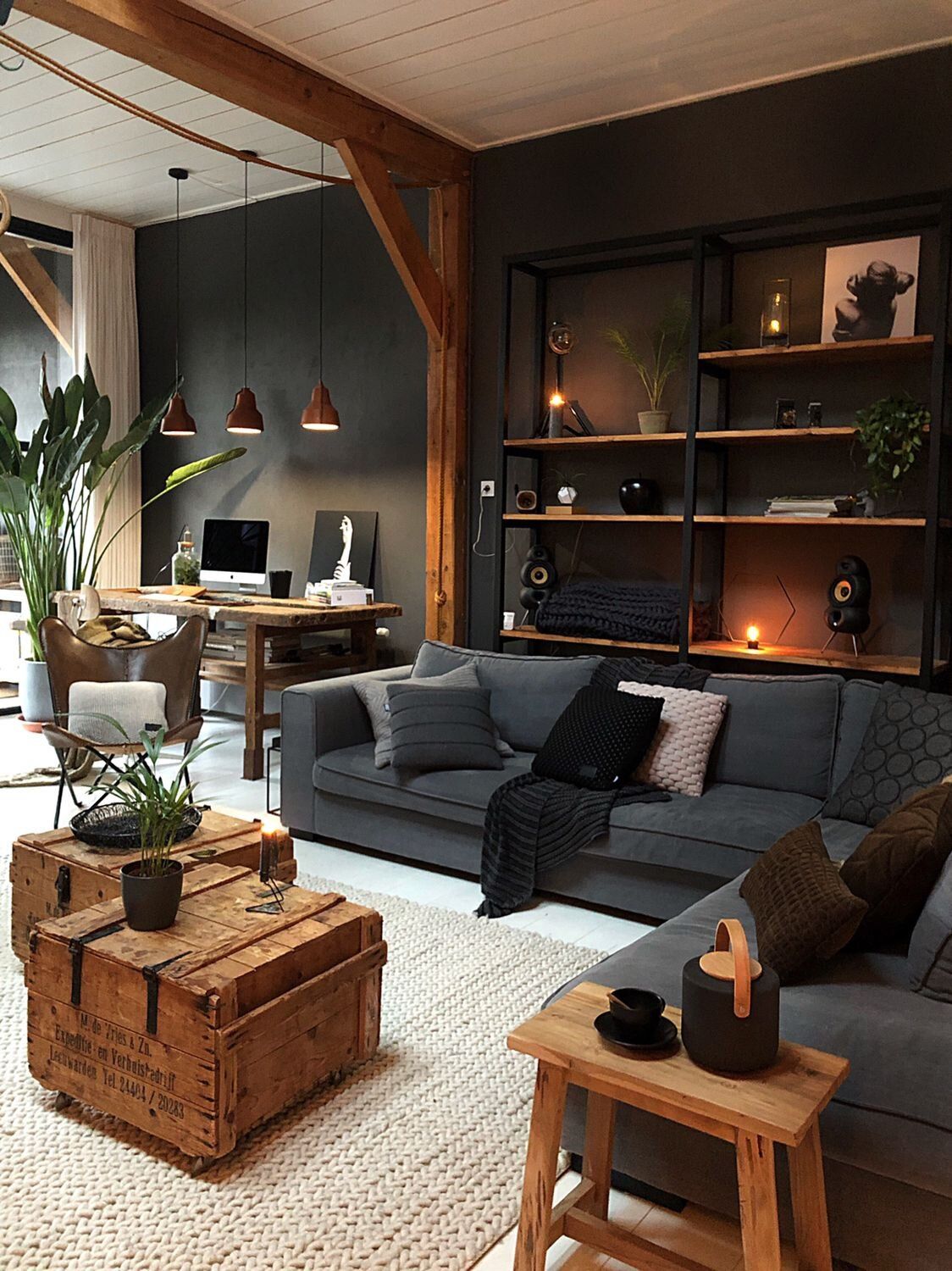Incorporating Black Furniture into Your
Home Decor