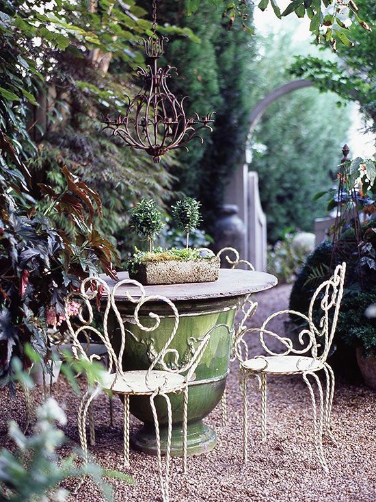 A Guide to Choosing the Perfect Outdoor
Table for Your Space