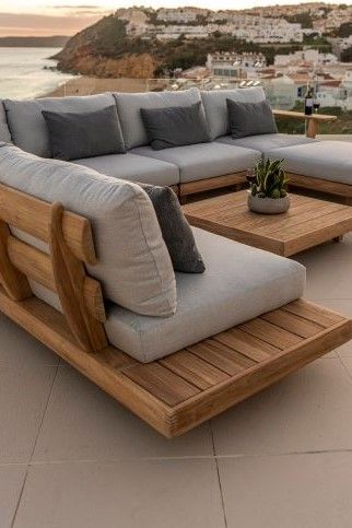 Choosing the Perfect Outdoor Coffee Table
for Your Patio