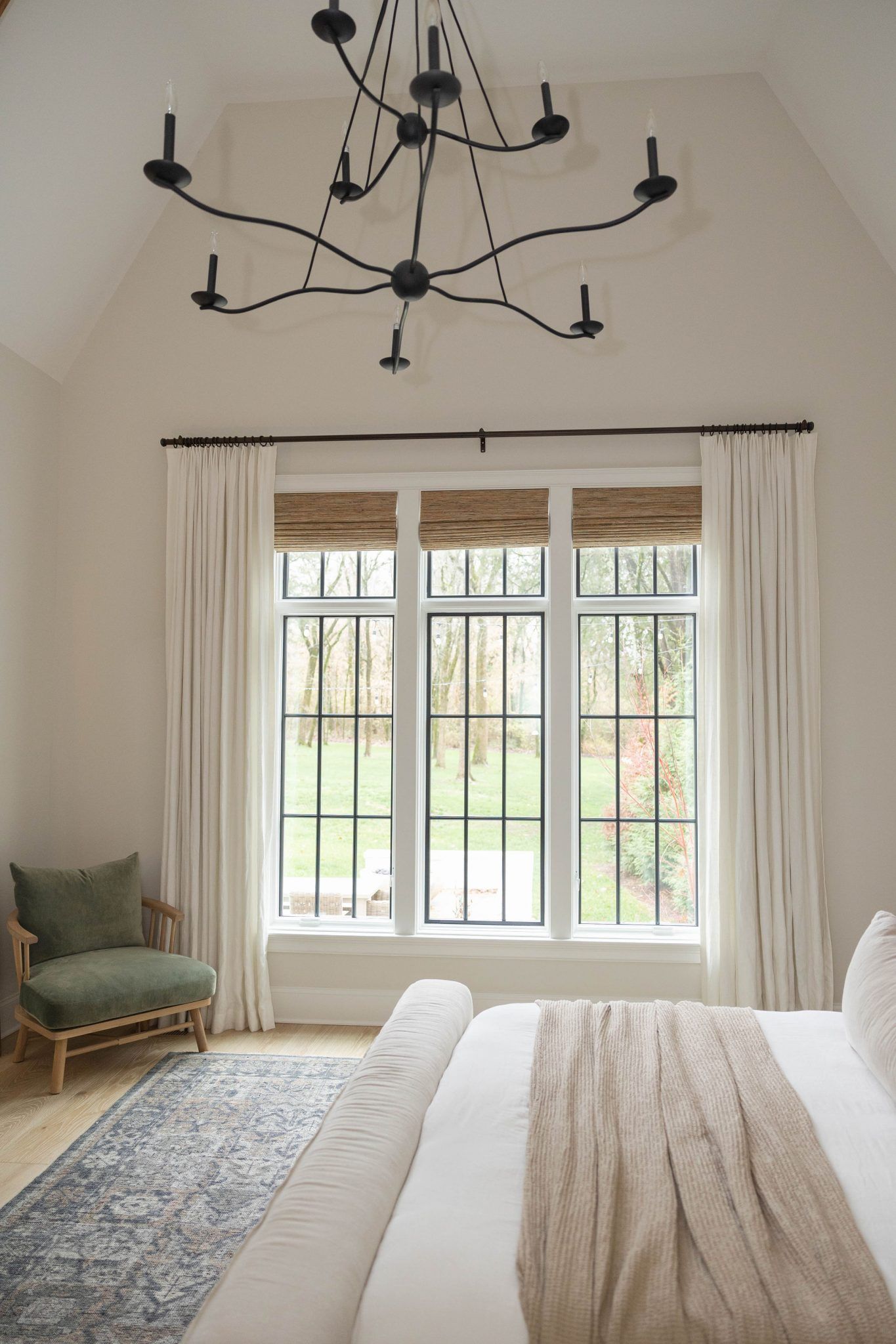 The Complete Guide to Choosing Bedroom
Window Treatments