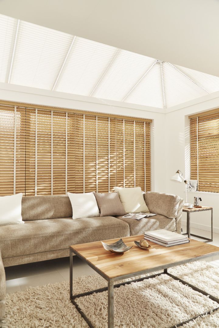 Choosing Wooden Blinds for a Warm and
Inviting Home