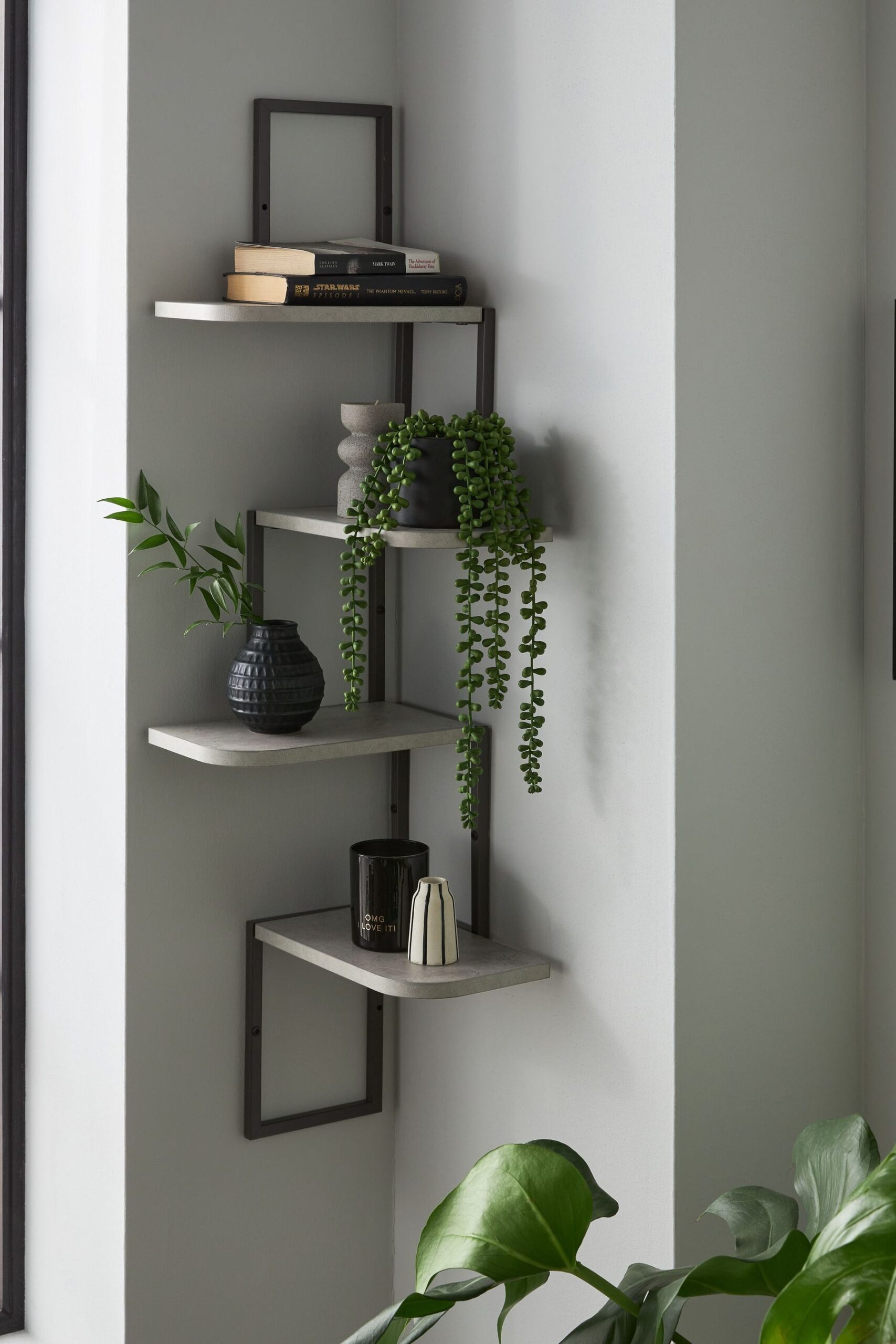 Creative Ways to Use Wall Shelving Units
in Your Home