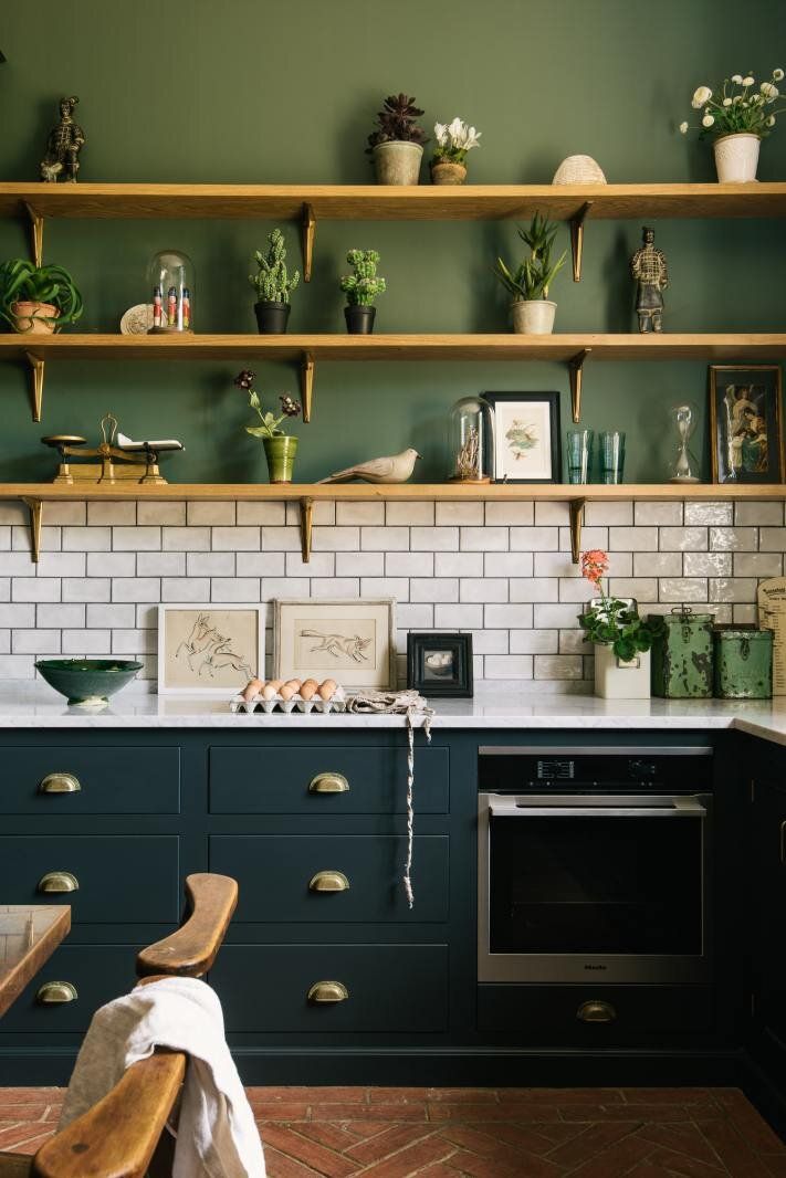 Creative Kitchen Shelving Ideas to
Maximize Space