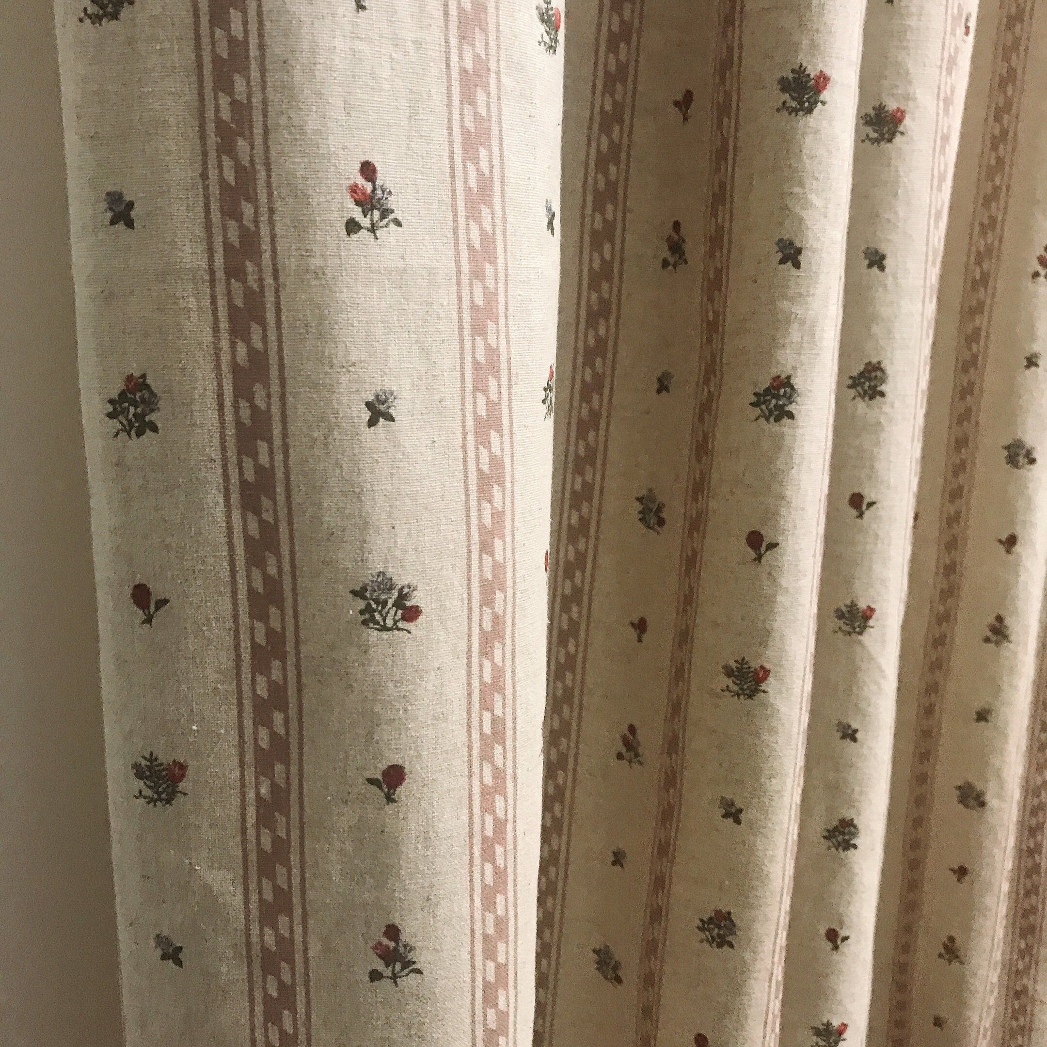 Elevate Your Décor with Beautiful Floral
Curtains