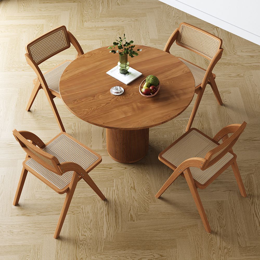 Versatile and Stylish: The Modern Folding
Dining Chair