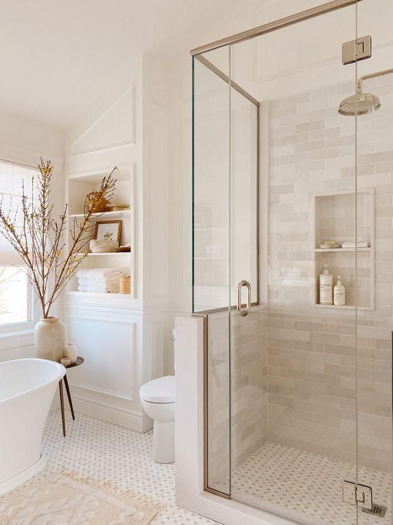 Luxurious Master Bathrooms: Creating a
Spa-Like Retreat