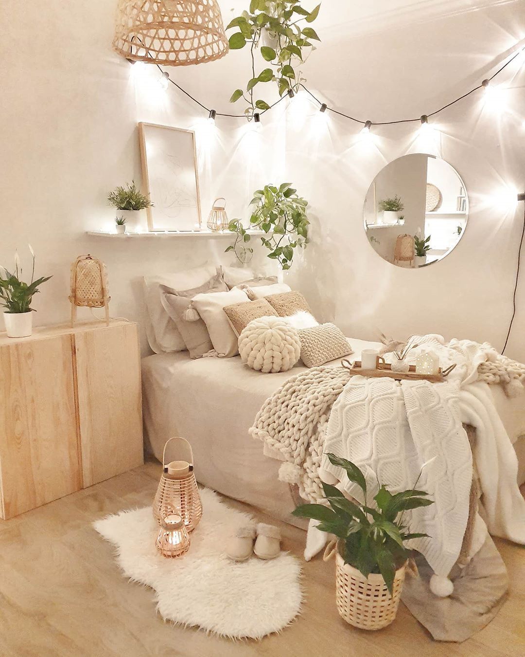Creative Ways to Maximize Space in
Teenage Girls’ Small Rooms