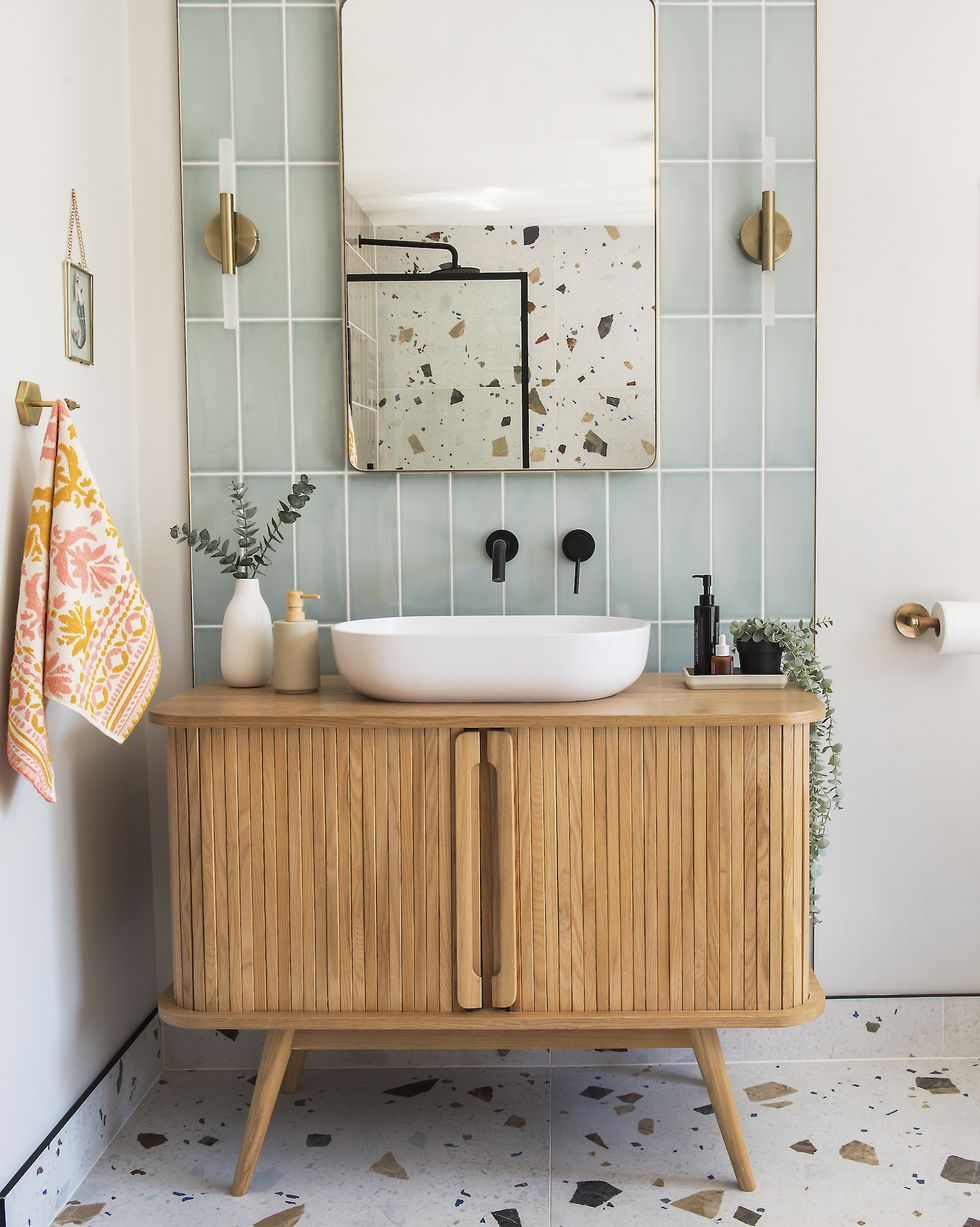 The Ultimate Guide to Choosing the Best
Bathroom Furniture