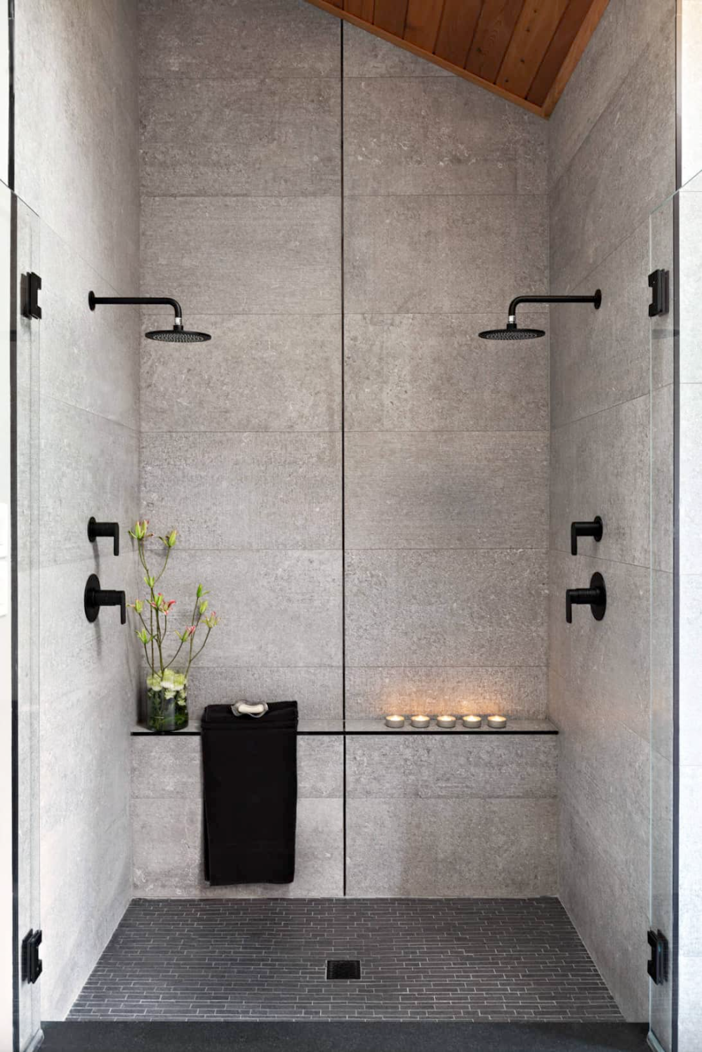 Luxurious Master Bathrooms: Creating Your
Own Spa Retreat at Home