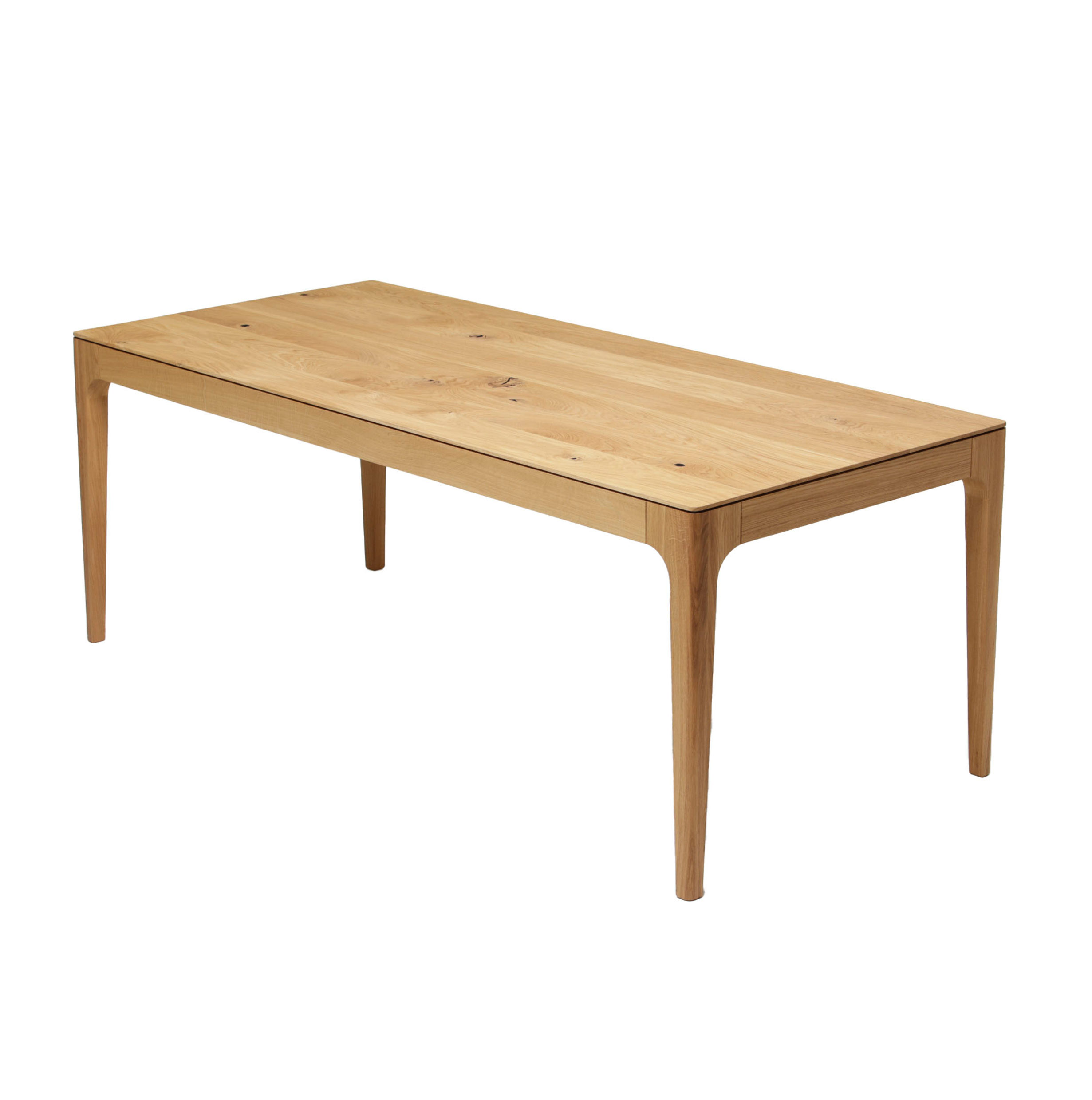 Why an Oak Table is a Classic Choice for
Any Room