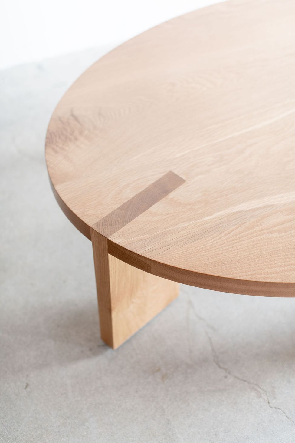 Accent your living room with an solid
oak  coffee table