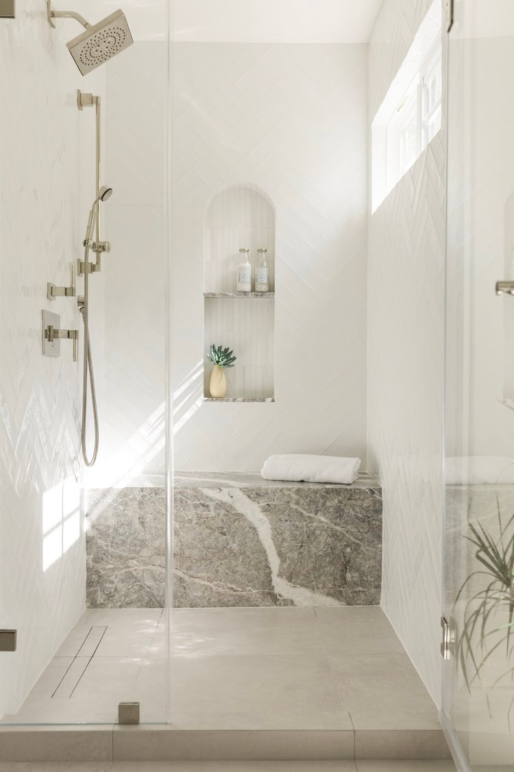 Beautiful and Functional: The Benefits of
a White Bathroom Vanity in Your Home