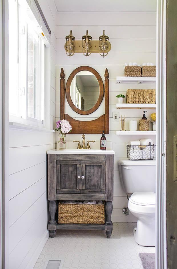 Vintage​ fixtures add timeless charm to ​your farmhouse bathroom design