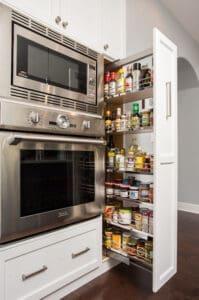 Use ‌vertical ‌shelves to ⁢create more ‌storage in your small ‍kitchen