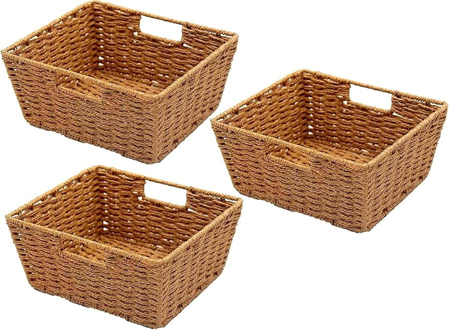 Add woven baskets ‍for‍ stylish storage solutions in your⁤ small kitchen