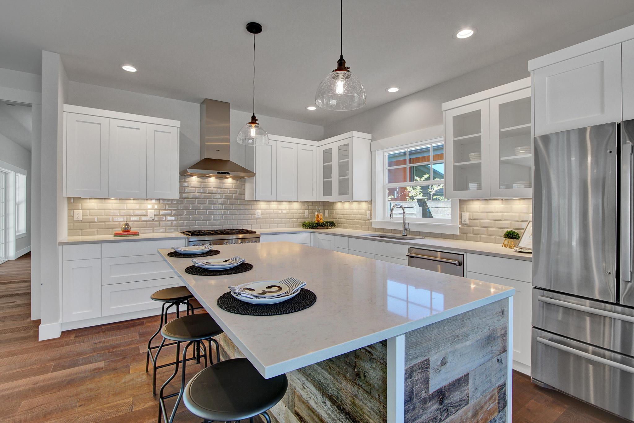 Install pendant lighting for an‍ inviting glow in your small kitchen